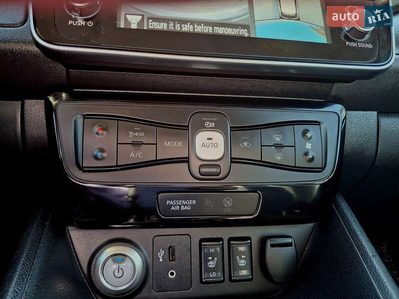 Хетчбек Nissan Leaf 2019 в Дніпрі