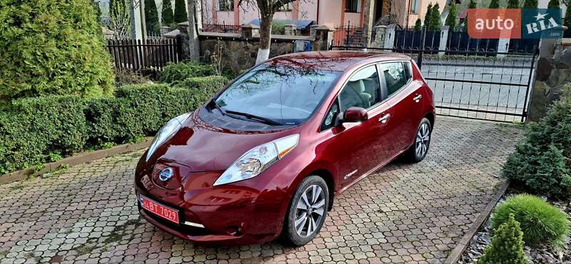 Хэтчбек Nissan Leaf 2016 в 