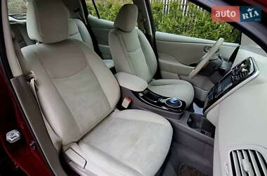Хэтчбек Nissan Leaf 2016 в 