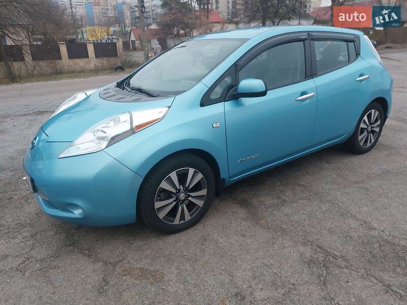 Хетчбек Nissan Leaf 2015 в Києві