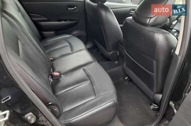 Хэтчбек Nissan Leaf 2013 в 