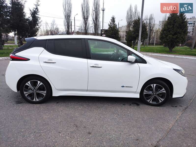 Хэтчбек Nissan Leaf 2019 в Кременчуге фото 2 Хэтчбек Nissan Leaf 2019 в Кременчуге