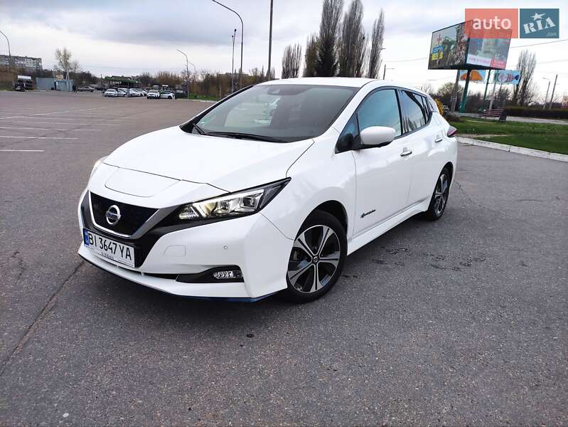 Хэтчбек Nissan Leaf 2019 в 