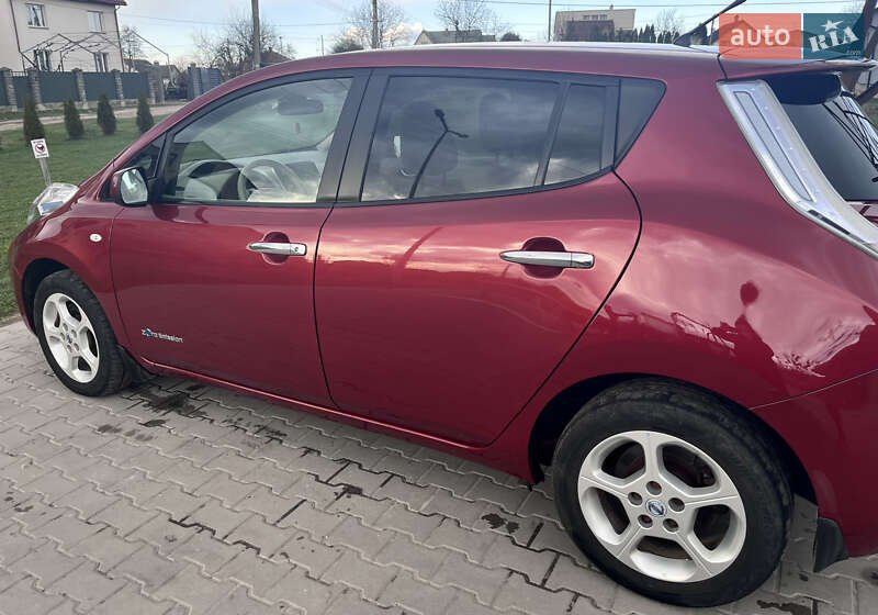 Хэтчбек Nissan Leaf 2012 в Львове