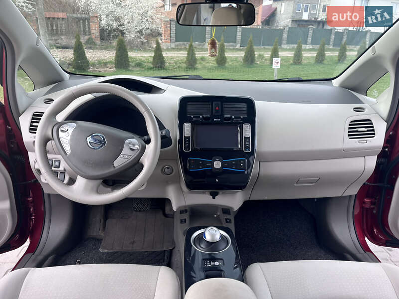 Хэтчбек Nissan Leaf 2012 в Львове