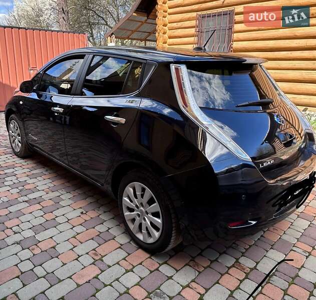 Хетчбек Nissan Leaf 2017 в Києві