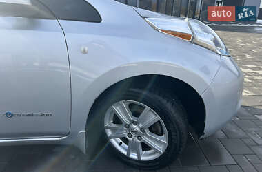 Хэтчбек Nissan Leaf 2017 в 