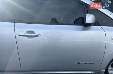Хэтчбек Nissan Leaf 2017 в 