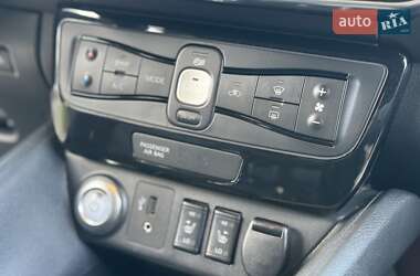 Хэтчбек Nissan Leaf 2018 в 