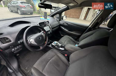 Хэтчбек Nissan Leaf 2012 в 