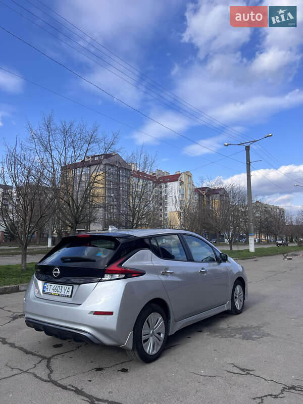 Хэтчбек Nissan Leaf 2023 в Калуше