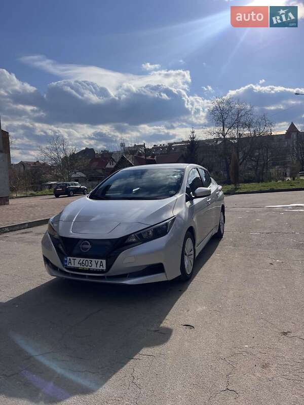 Хетчбек Nissan Leaf 2023 в 