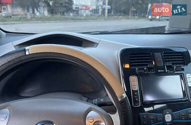 Хетчбек Nissan Leaf 2012 в 