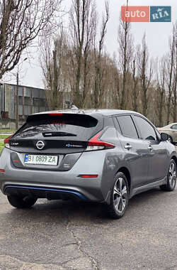 Хэтчбек Nissan Leaf 2021 в 