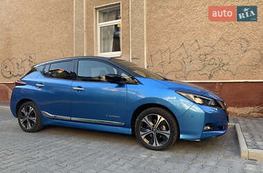 Хэтчбек Nissan Leaf 2019 в 