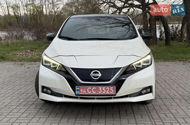 Хэтчбек Nissan Leaf 2019 в 