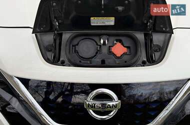 Хэтчбек Nissan Leaf 2019 в 