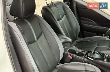 Хэтчбек Nissan Leaf 2019 в 