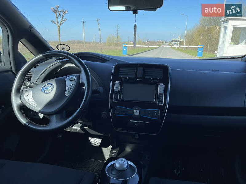 Хэтчбек Nissan Leaf 2014 в Львове