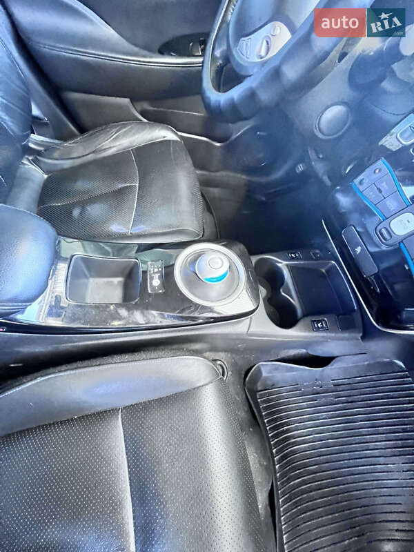 Хэтчбек Nissan Leaf 2017 в Хмельницком