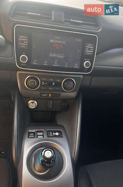 Хэтчбек Nissan Leaf 2020 в 