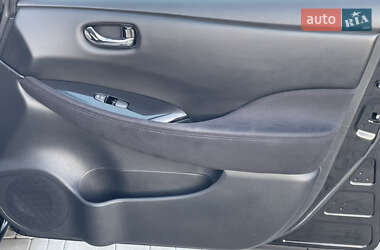 Хэтчбек Nissan Leaf 2014 в 