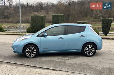 Хэтчбек Nissan Leaf 2014 в 