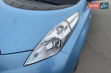 Хэтчбек Nissan Leaf 2014 в 