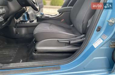 Хэтчбек Nissan Leaf 2014 в 
