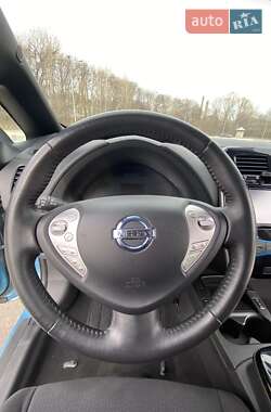 Хэтчбек Nissan Leaf 2014 в 