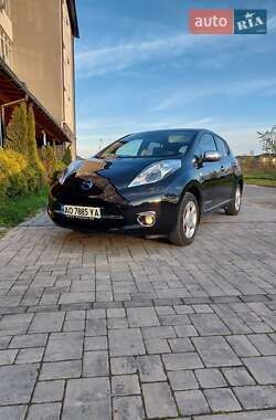 Хэтчбек Nissan Leaf 2013 в 