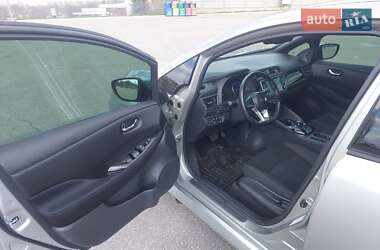 Хэтчбек Nissan Leaf 2021 в 