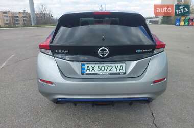 Хэтчбек Nissan Leaf 2021 в 