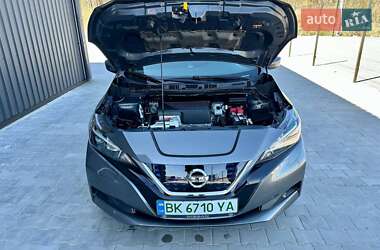 Хетчбек Nissan Leaf 2021 в 