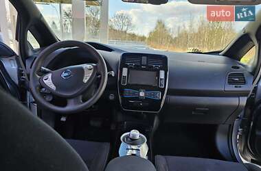 Хэтчбек Nissan Leaf 2016 в 
