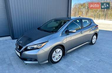 Хэтчбек Nissan Leaf 2021 в 