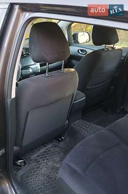 Хэтчбек Nissan Leaf 2015 в 