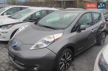 Хэтчбек Nissan Leaf 2015 в 