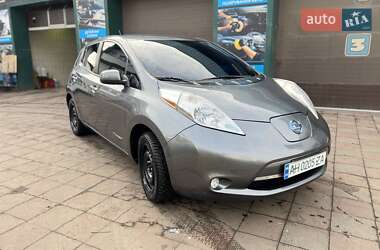 Хэтчбек Nissan Leaf 2014 в 