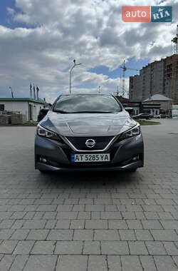 Хетчбек Nissan Leaf 2019 в 