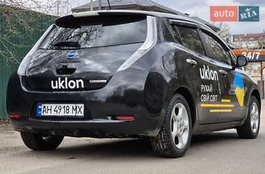Хэтчбек Nissan Leaf 2013 в 
