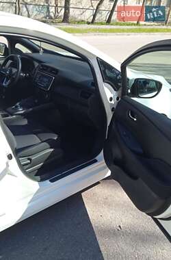 Хэтчбек Nissan Leaf 2021 в 