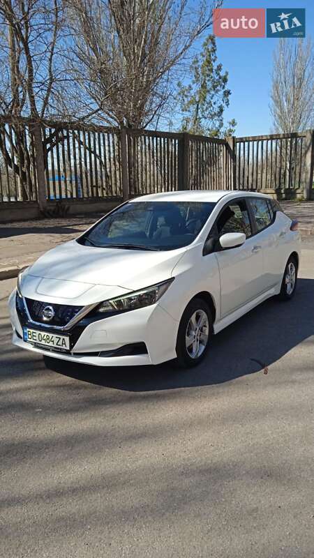 Хэтчбек Nissan Leaf 2021 в Николаеве