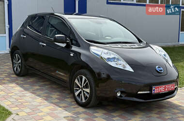 Хэтчбек Nissan Leaf 2015 в 