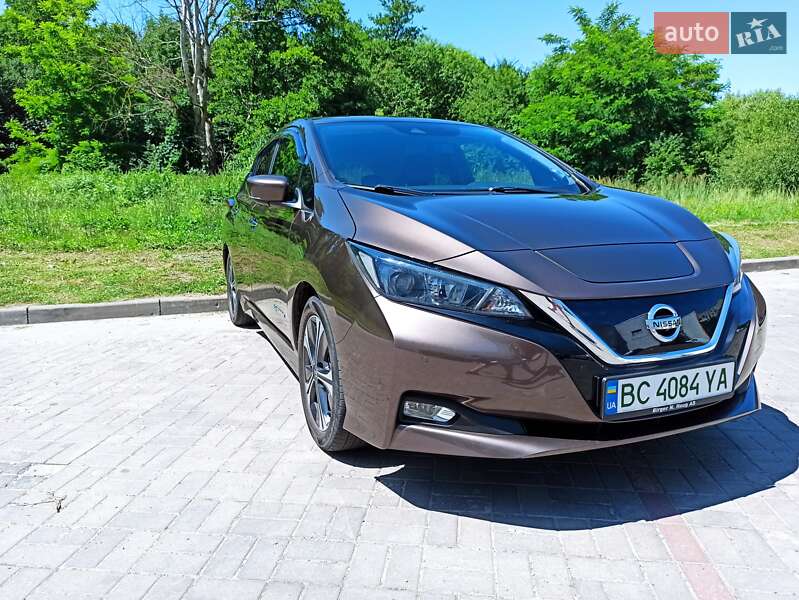 Хэтчбек Nissan Leaf 2018 в Львове