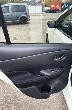 Хэтчбек Nissan Leaf 2021 в 