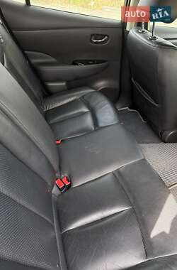Хэтчбек Nissan Leaf 2014 в 