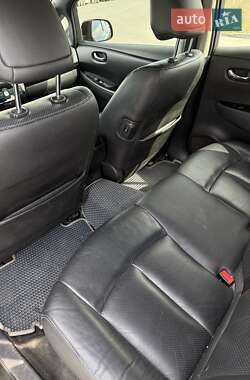 Хэтчбек Nissan Leaf 2014 в 