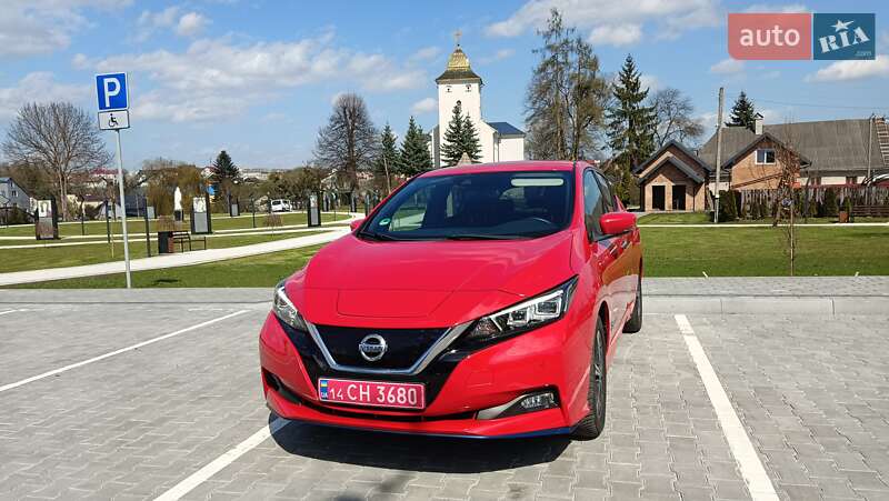 Хэтчбек Nissan Leaf 2019 в Львове