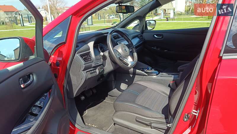Хэтчбек Nissan Leaf 2019 в Львове